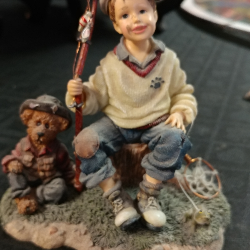 Boyd's Bears & Friends, Michael & Thayer Sculpture